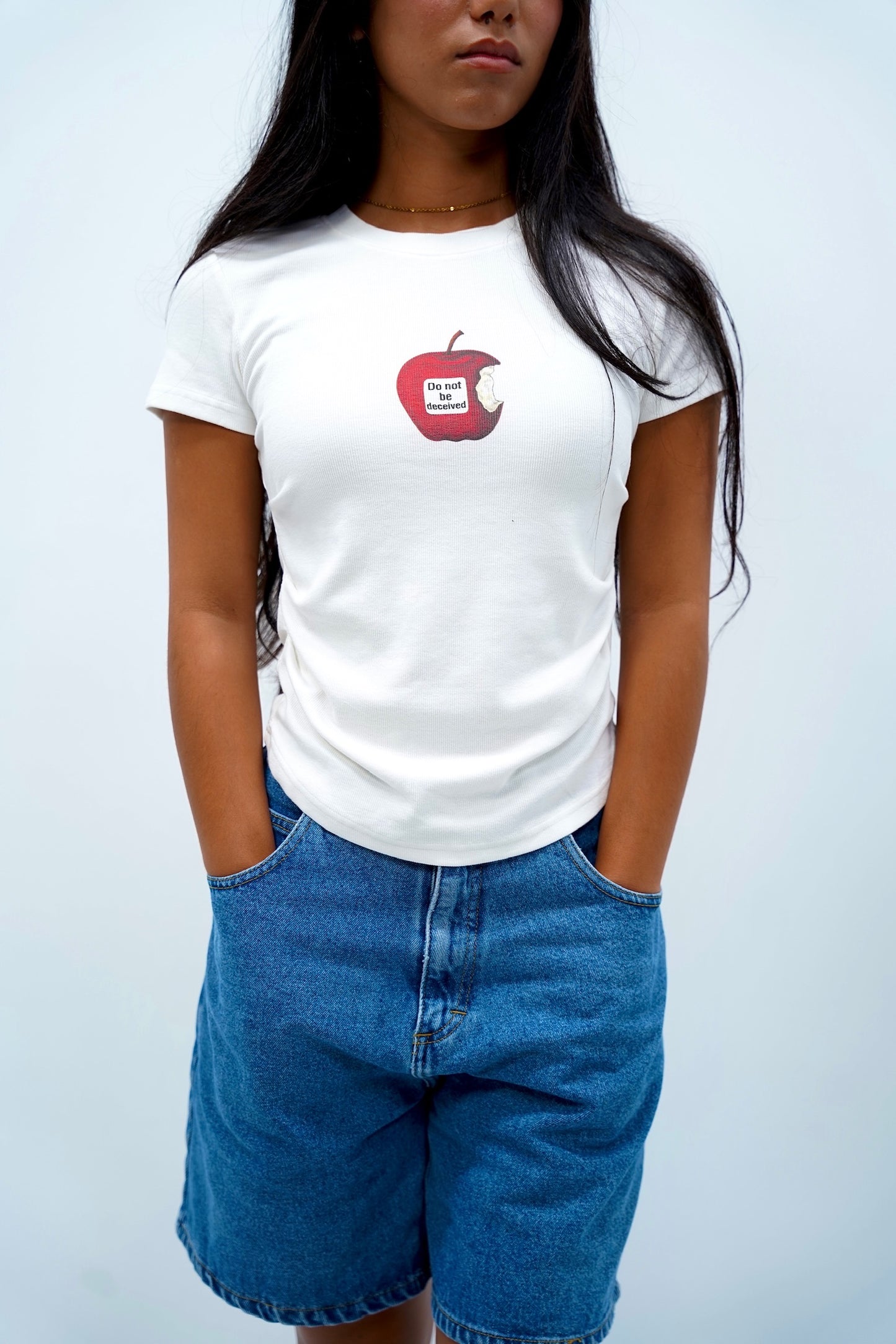 "APPLE" tee